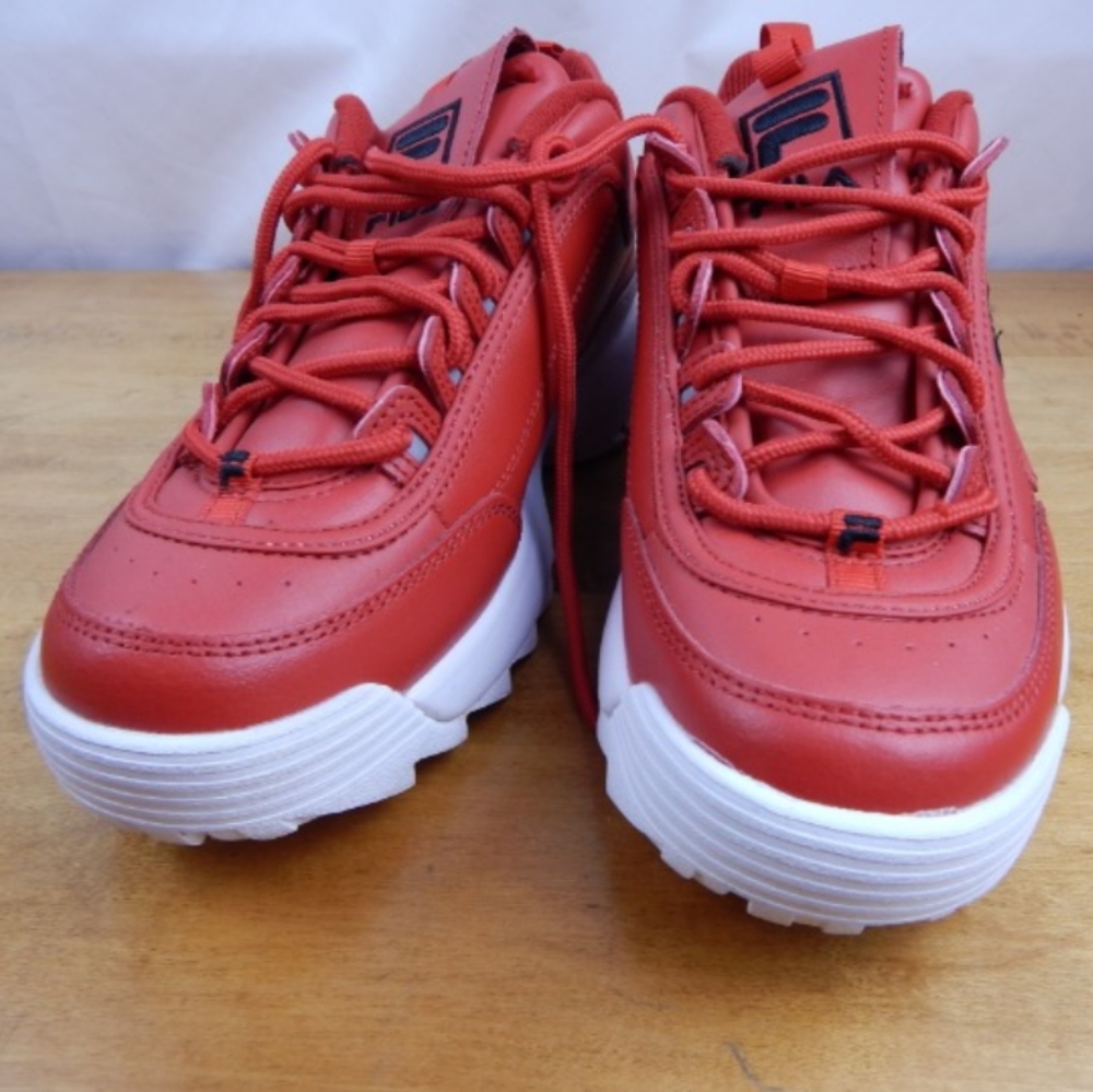 💕EUC FILA Shoes 9 - Picture 2 of 6